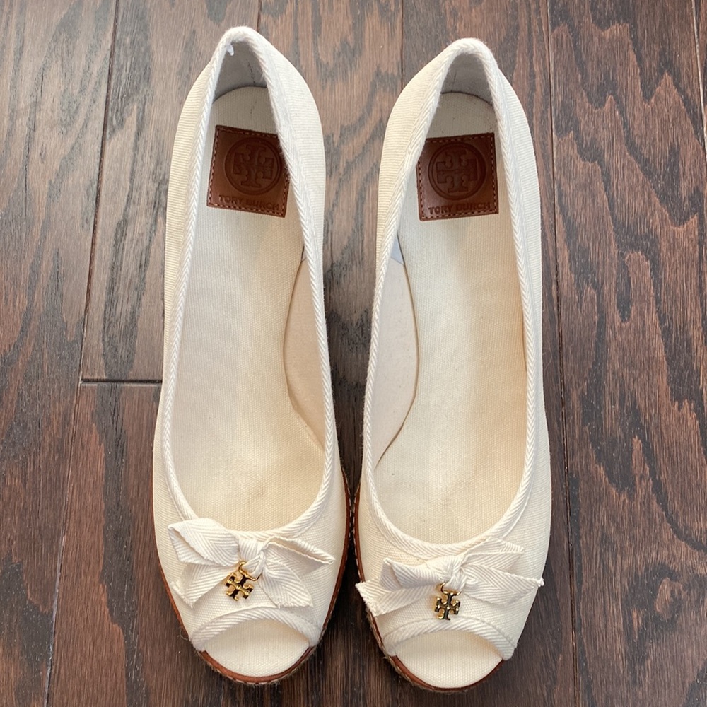 Impeccable Spring Wedges - Picture 4 of 8